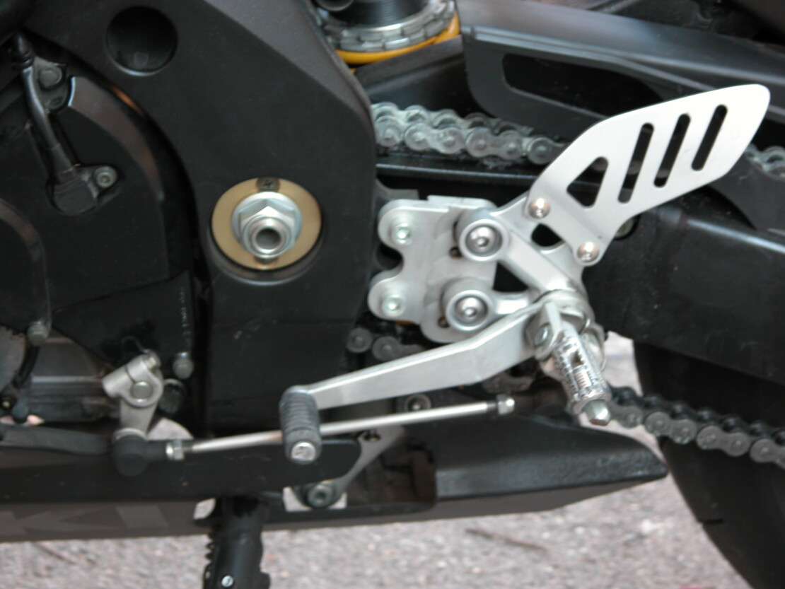 Arretratore per pedane moto Suzuki GSX R 1000